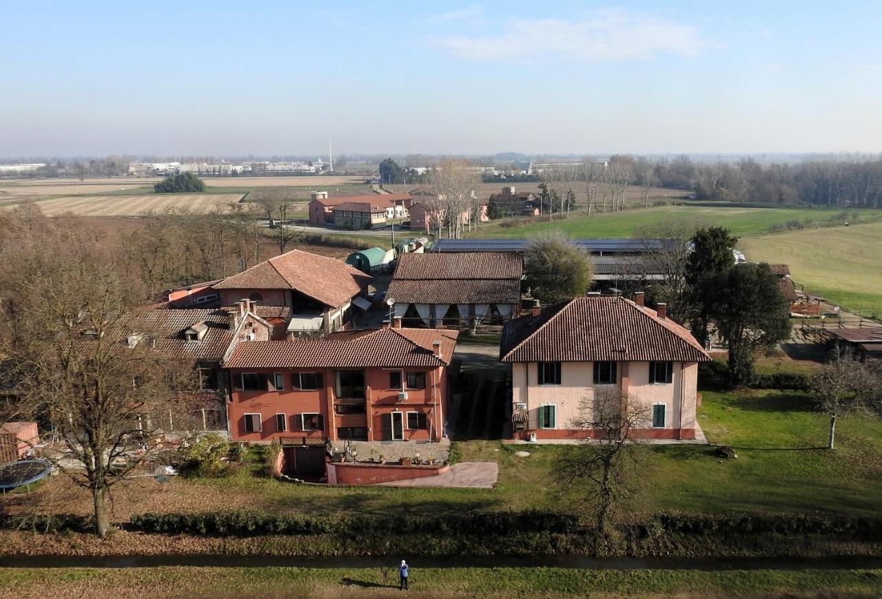 Agriturismo Cascina Selva Bed and Breakfast Ozzero Exterior foto
